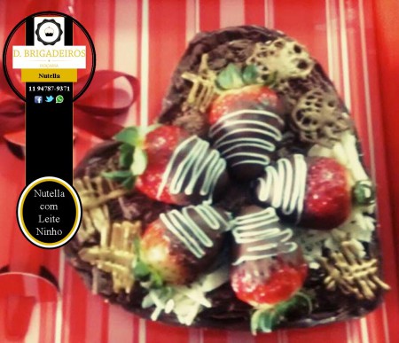 Ovo de Páscoa sabor Nutella com Leite Ninho